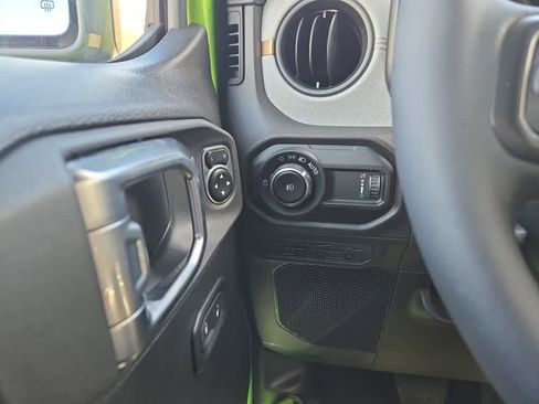 Used 2025 Jeep Wrangler Sport S image 21