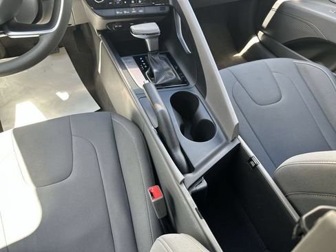 Used 2024 Hyundai Elantra SEL FWD image 23