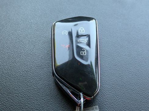 Used 2024 Volkswagen Atlas SE image 32