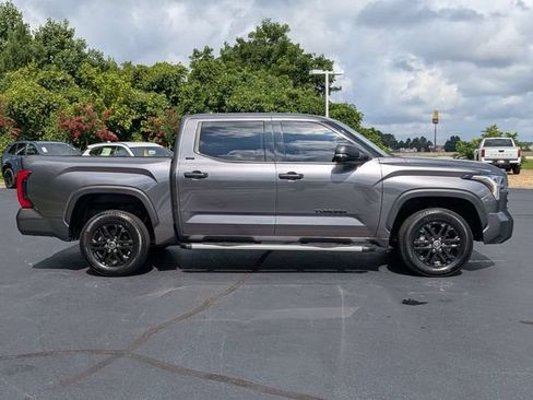 Used 2023 Toyota Tundra SR5 w/ SR5 Convenience Package AWD/4WD image 8