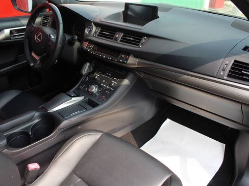 Used 2014 Lexus CT 200h w/ F Sport w/Nuluxe Interior FWD image 19