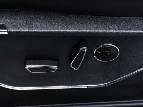 Used 2024 Ford F150 Platinum w/ Equipment Group 702A High image 23