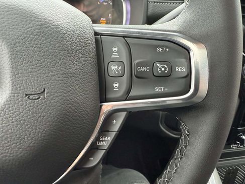 New 2026 RAM 2500 Laramie AWD/4WD image 23