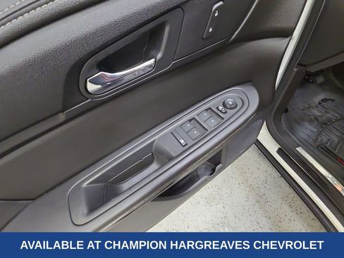 Used 2015 GMC Acadia SLT image 32