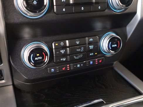 Used 2019 Ford F150 Platinum w/ Equipment Group 701A Luxury image 8