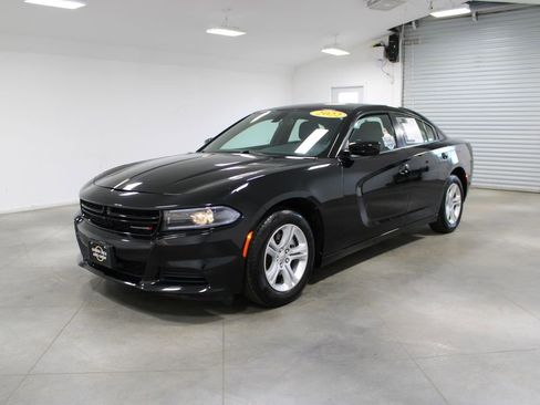 Used 2022 Dodge Charger SXT RWD image 4