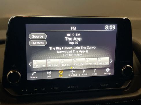 Used 2024 Nissan Rogue SV image 16