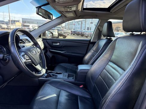 Used 2017 Toyota Camry XLE image 12