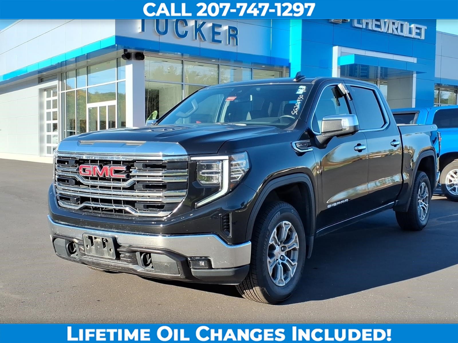 Used 2025 GMC Sierra 1500 SLT AWD/4WD image 1