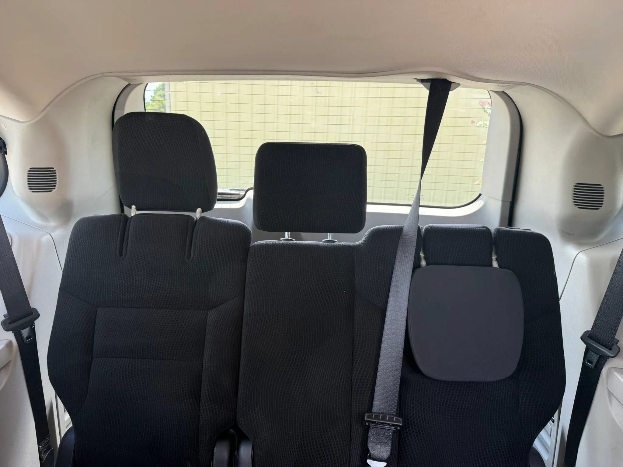 Used 2019 Dodge Grand Caravan SE FWD image 17