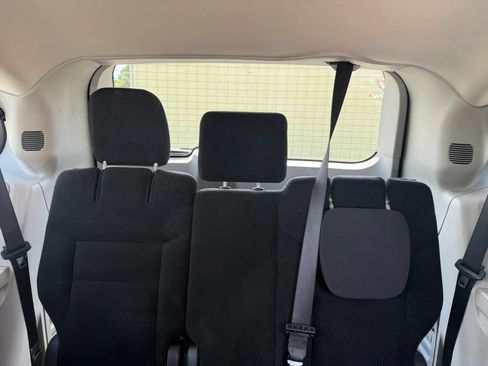 Used 2019 Dodge Grand Caravan SE FWD image 17