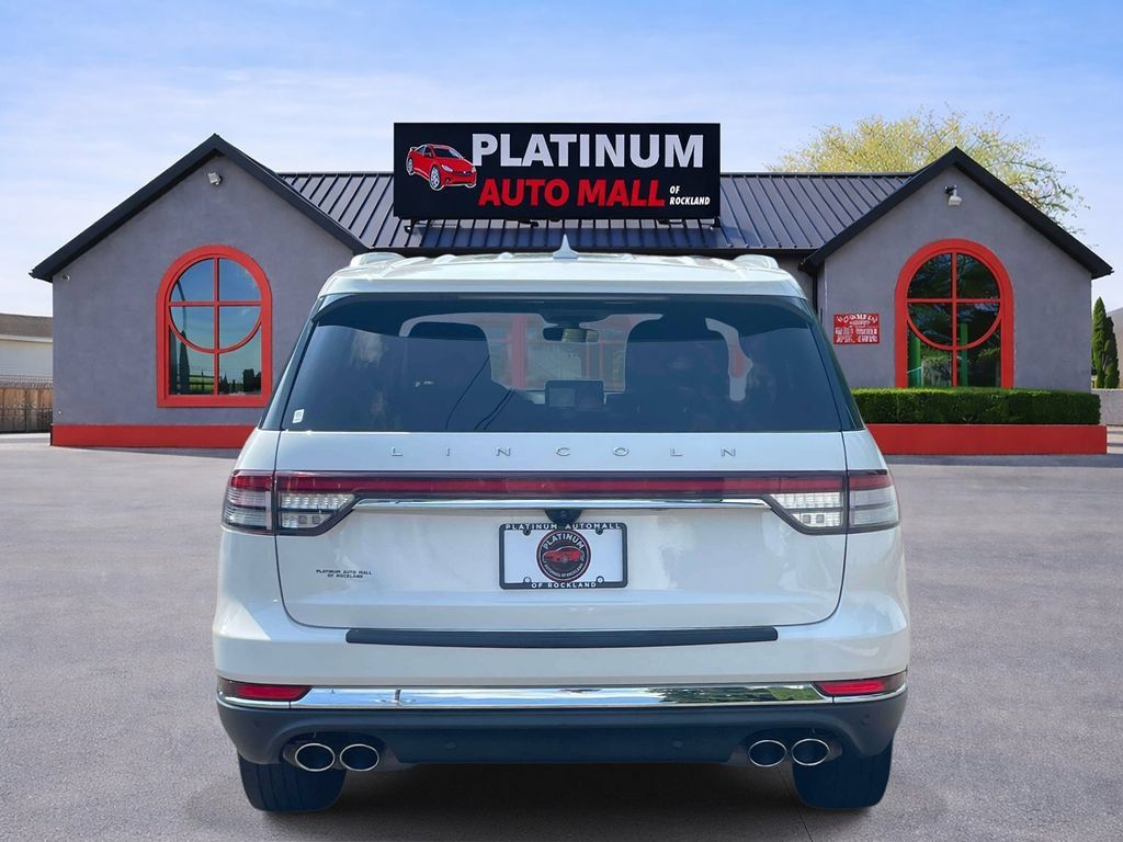 Used 2022 Lincoln Aviator AWD w/ Premium Package image 5
