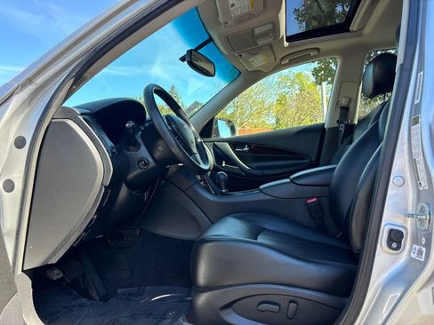 Used 2017 INFINITI QX50 2WD w/ Premium Plus Package image 11