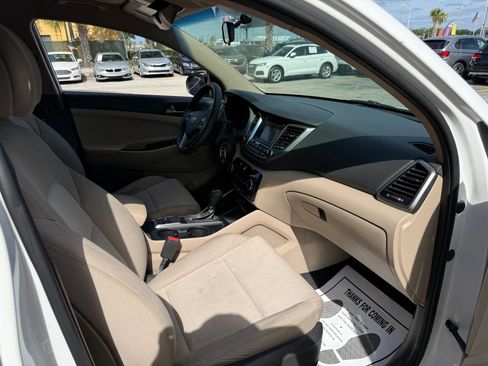 Used 2018 Hyundai Tucson SE image 15