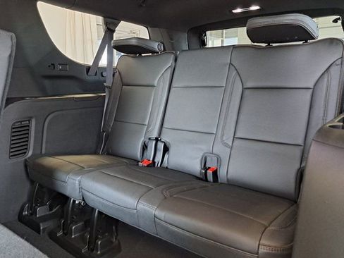 Used 2024 Chevrolet Suburban High Country image 33