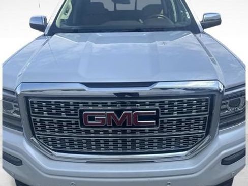 Used 2018 GMC Sierra 1500 Denali w/ Denali Ultimate Package AWD/4WD image 11