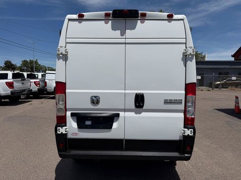 Used 2024 RAM ProMaster 2500 w/ Convenience Group FWD image 8