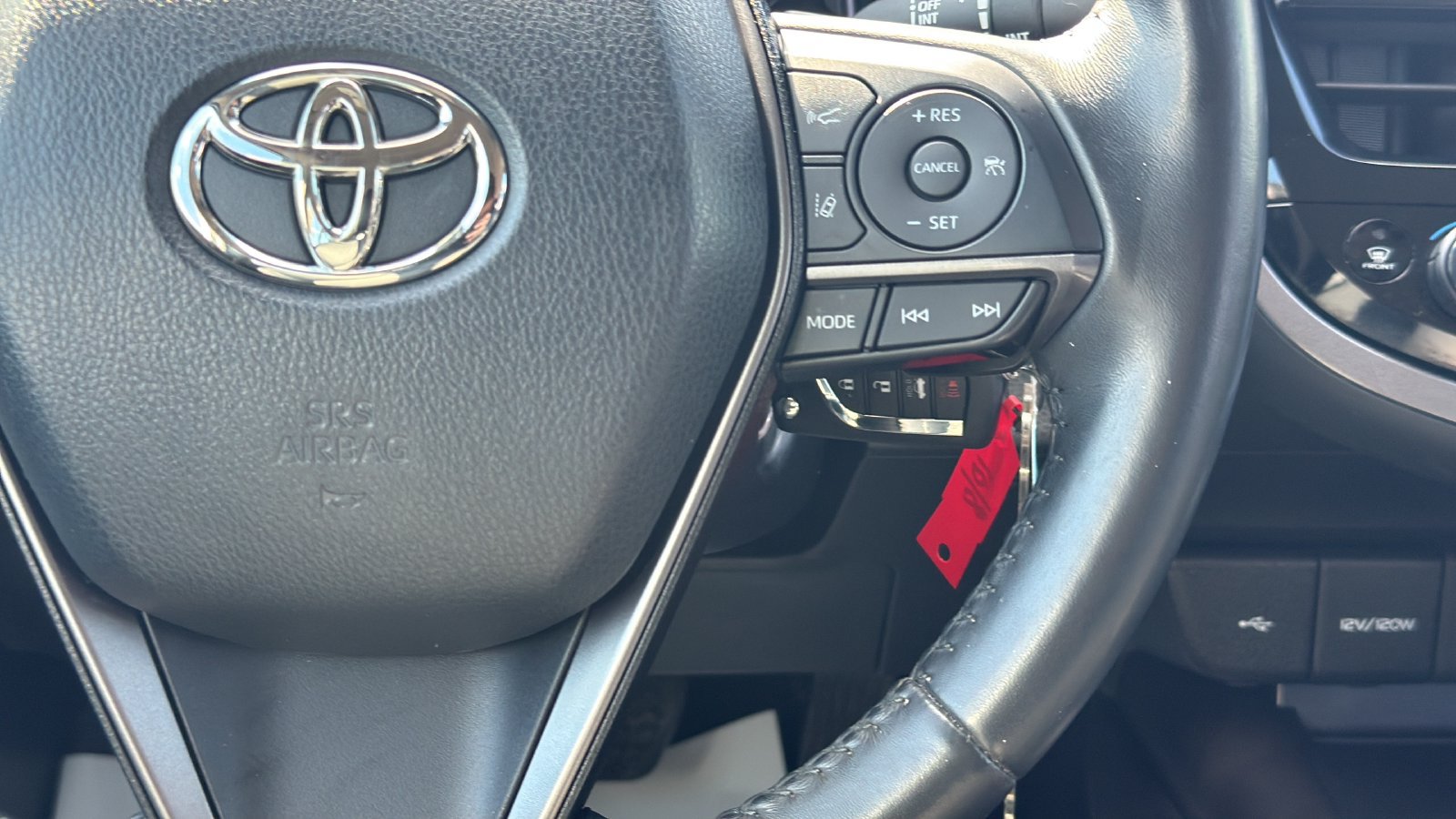 Used 2022 Toyota Camry SE w/ Carpet Mat Package (TMS) FWD image 15