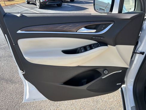 Used 2024 Buick Enclave Avenir w/ Avenir Technology Package image 19