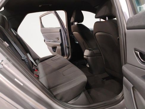 Used 2025 Hyundai Elantra Sport image 16