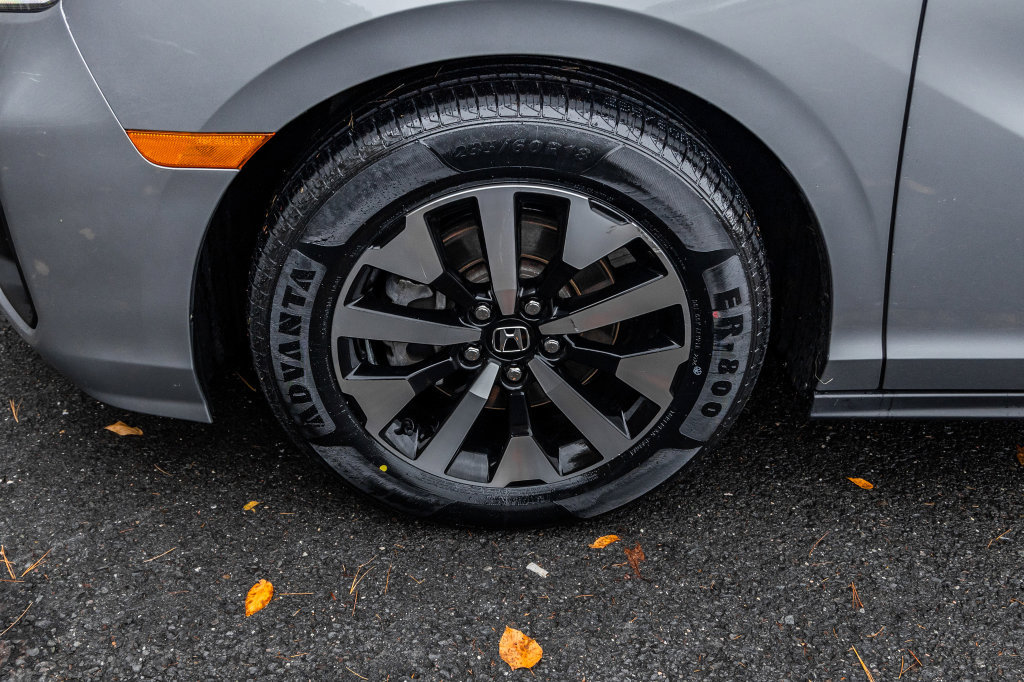 Used 2025 Honda Odyssey EX-L image 12
