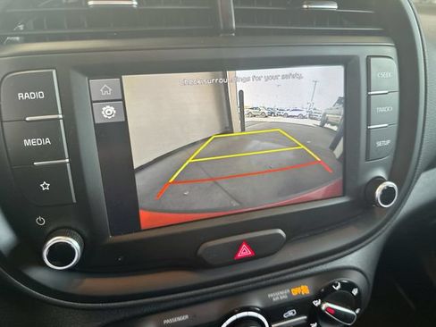 Certified 2025 Kia Soul LX w/ LX Technology Package FWD image 24