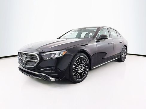 New 2026 Mercedes-Benz E 350 4MATIC Sedan image 3