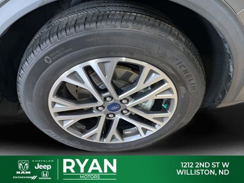 Used 2022 Ford Escape SEL image 15