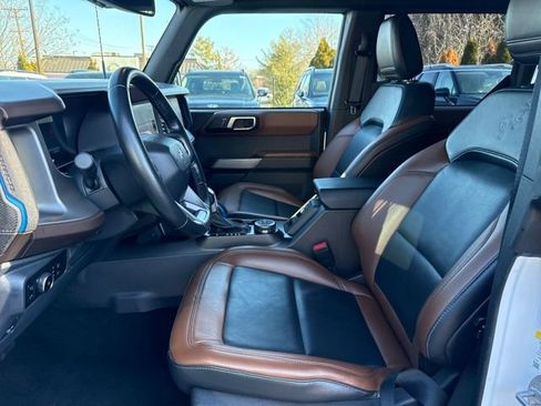 Used 2023 Ford Bronco Outer Banks image 9