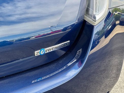 Used 2017 Nissan Leaf S FWD image 25
