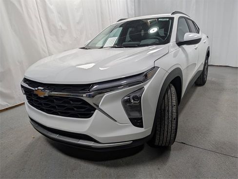 New 2026 Chevrolet Trax LT w/ Driver Confidence Package image 6