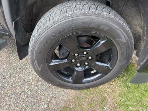 Used 2017 GMC Sierra 1500 4x4 Double Cab w/ Elevation Edition image 4