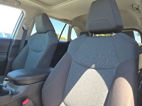 Used 2025 Toyota RAV4 XLE w/ Convenience Package AWD/4WD image 12