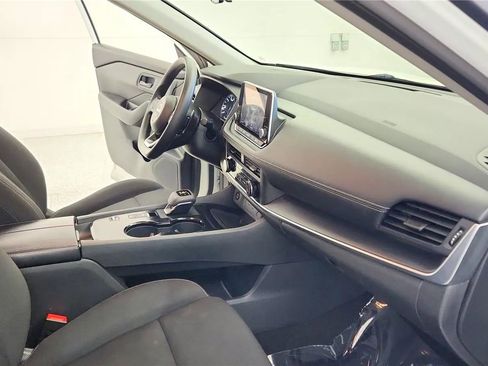 Used 2024 Nissan Rogue S FWD image 35