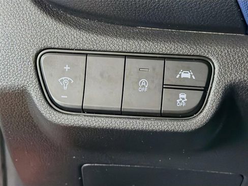 Used 2023 Kia Seltos S FWD image 11