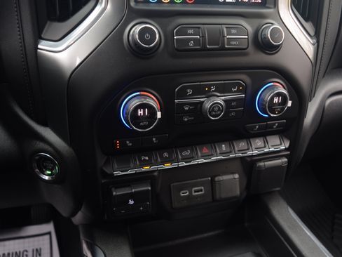 Used 2020 Chevrolet Silverado 1500 LT Trail Boss image 11