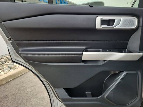 Certified 2024 Ford Explorer Limited w/ Limited Technology Package AWD/4WD image 10
