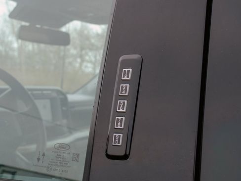 Used 2023 Ford F350 XLT image 10