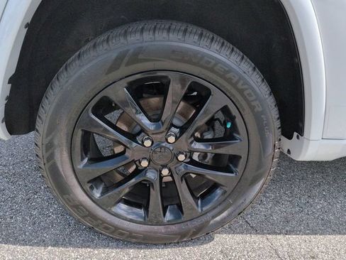 Used 2020 Jeep Grand Cherokee Altitude RWD image 11