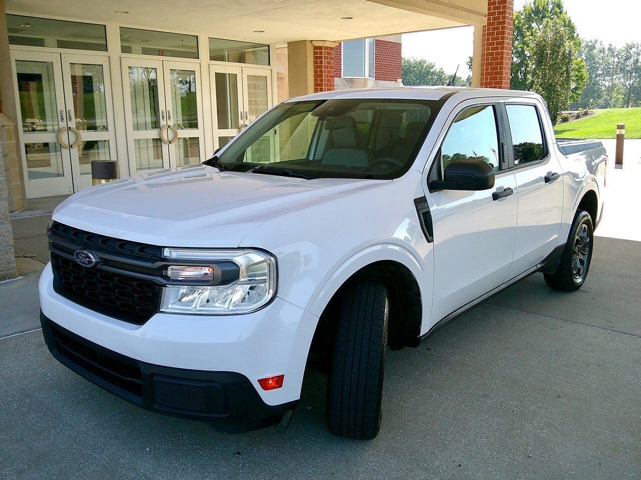 Used 2023 Ford Maverick XLT FWD image 2