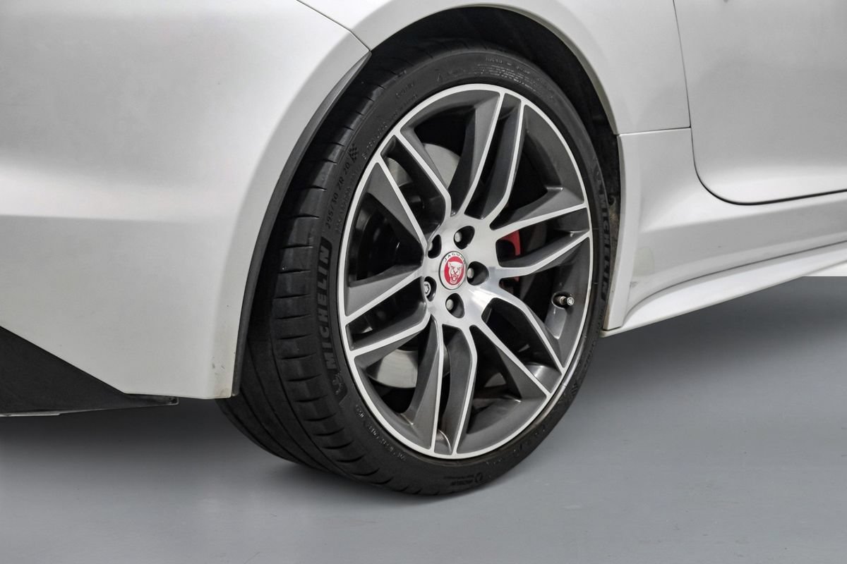 Used 2019 Jaguar F-TYPE R AWD/4WD image 56