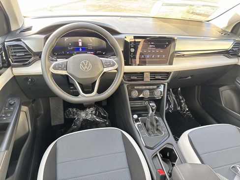 New 2026 Volkswagen Taos S image 7