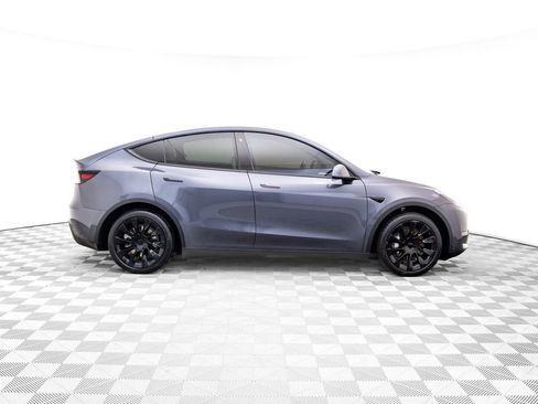 Used 2020 Tesla Model Y Long Range image 6