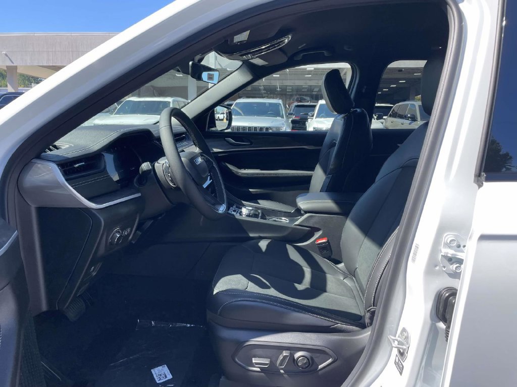 New 2027 Jeep Grand Cherokee 4WD image 26