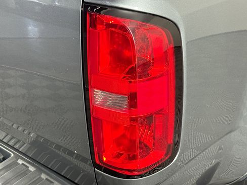 Used 2020 Chevrolet Colorado Z71 image 32