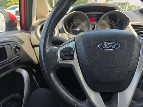 Used 2013 Ford Fiesta SE FWD image 27