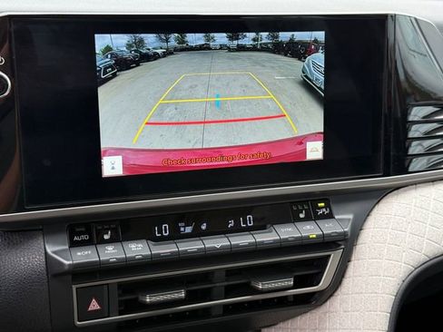 Used 2026 Toyota Camry XLE image 22