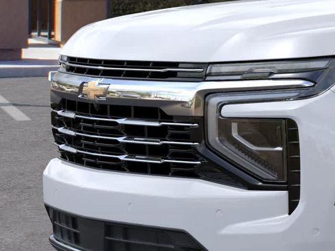 New 2026 Chevrolet Suburban LT RWD image 13
