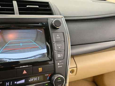 Used 2017 Toyota Camry XLE image 22