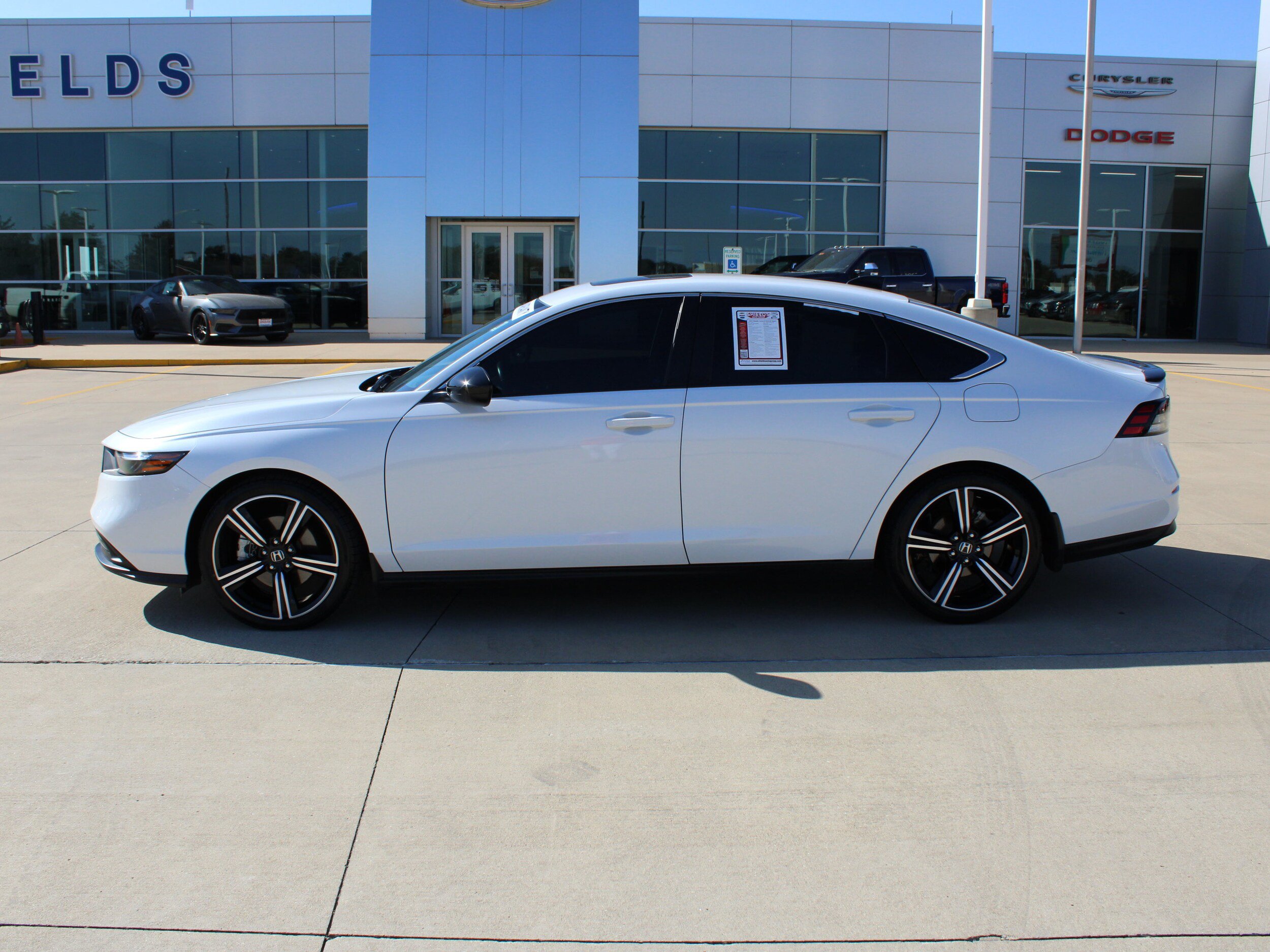 Used 2023 Honda Accord Sport image 3
